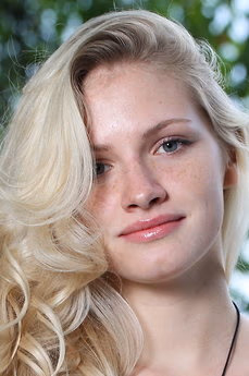 metart-monique-c-AC862F3457AD7BE44D63E93A8CB2FCAA.avif