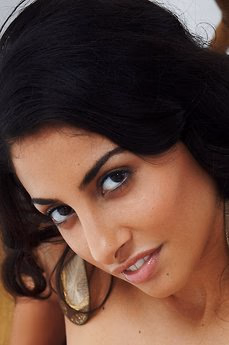 metart-nadia-b-30E783844F053BA778456EE72466B5A8.avif