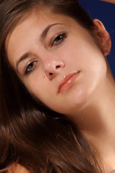 metart-naomi-c-CD0AA99A1C67C63558CABE448C9235F7.avif