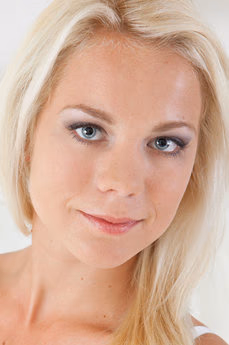 metart-nena-8011F71EE0CD331475ACD4576D474253.avif