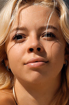 metart-olga-p-40CC1CE5991E00FD0CEB4C6F3D26D735.avif