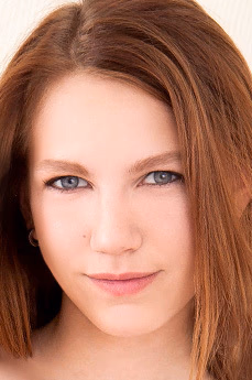 metart-polly-red-933C3C4DE5B27654B17C7E889D8E1D6B.avif