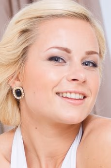 metart-rebeca-a-7DA3C640FD80C634FD20AB07EAEB907D.avif