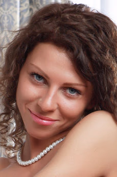 metart-rebecca-c-81BD0E37F6E8B1D6D1A174F9430B09C6.avif
