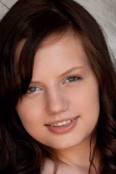 metart-solana-a-905588065E4D5784A5255AFAAAA16887.avif