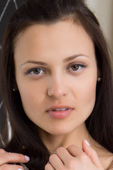 metart-taini-a-4E62D14500FF37E52D7B480235C37AA0.avif