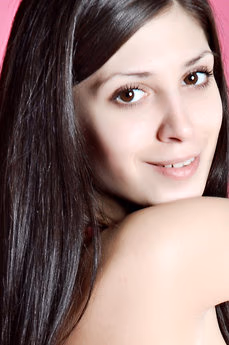 metart-ulia-d-9D85F201471B9F48A3952DCFB4AE6CE8.avif