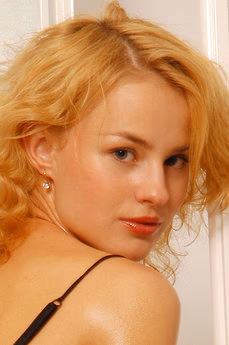 metart-ulya-b-7D14E7D36A7F3BEC713D789D3AD58D0C.avif