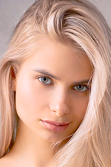 metart-valery-C5E0727DD94B72F445C46FF1A266F277.avif