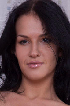 metart-verona-a-F4D639D1EB78BA84B98893E352CAFA93.avif