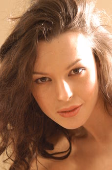 metart-viktoria-b-85386A2AED289B7543DFE6C56AE46008.avif