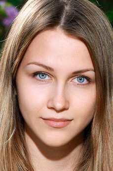 metart-violet-A4C7AD9F86F17F2475B8EBE8A4D45A44.avif