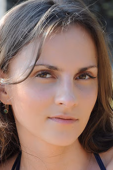metart-zara-c-80CD69010DF019144156D6D917C2F402.avif