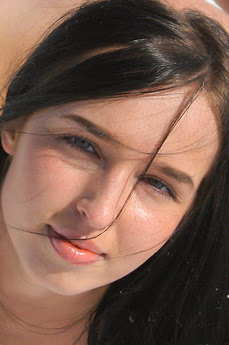 metart-zemfira-a-6565A36DB4F596AE28410B16ECF3DB34.avif