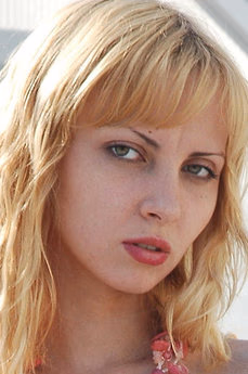 metart-zlata-a-D4214C36A38A13C0DC083B9F29ABDD29.avif