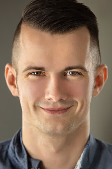 performer-profile-image-8cda59fa.avif
