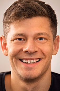 performer-profile-image-e1e929d7.avif