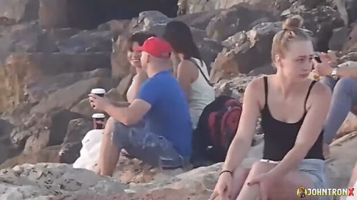 johntronx-aadila-aadila-beach-walk-2014-08-27-1002-cover.avif