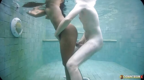johntronx-esah-esah-in-pool-2019-03-21-3543-cover.avif