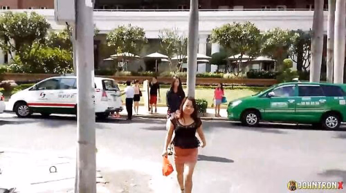 johntronx-thuy-thuy-2015-10-02-1326-cover.avif