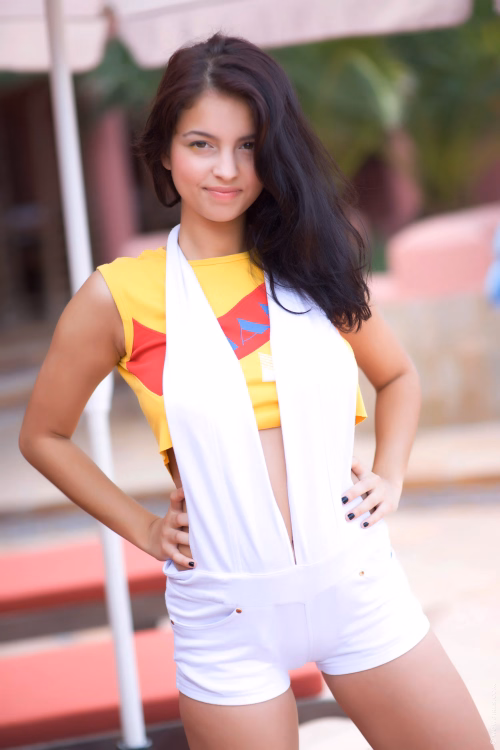 wowgirls-2011-07-09-inez-tasty-nipples-o64a30b7-001.avif