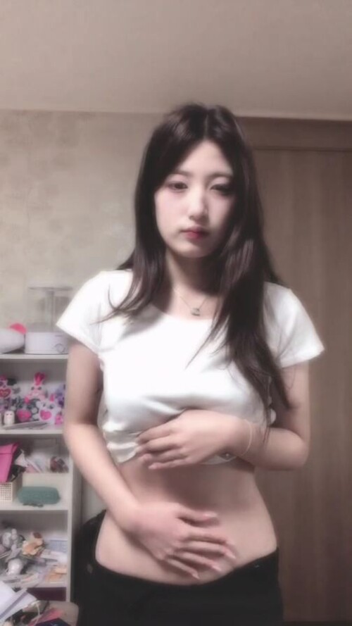 얼마전에 올라왔던 슬렌더녀 라방 추가영상.mp4 000333233